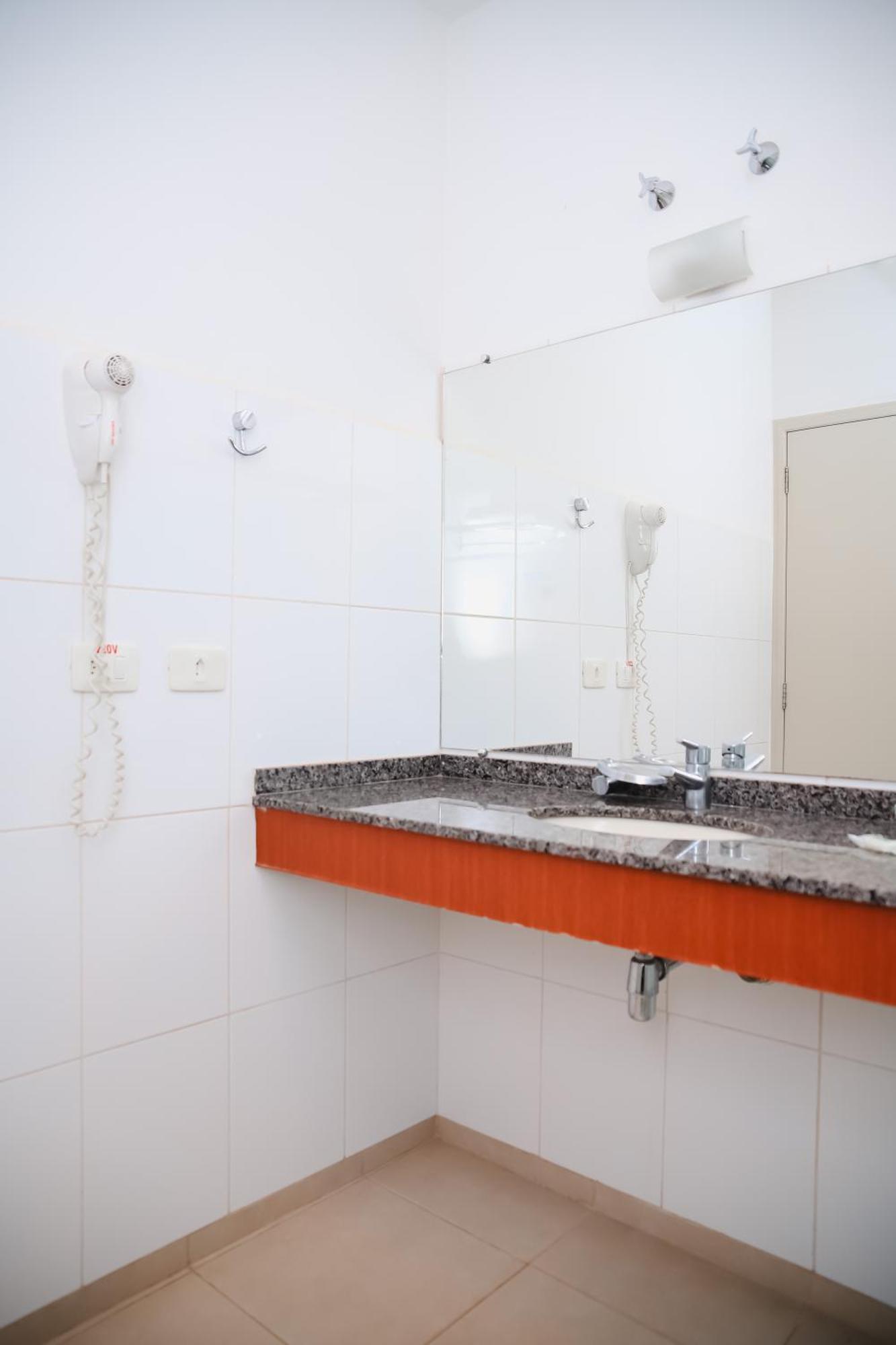 Hotel Agua Das Araras Paraguacu Paulista Δωμάτιο φωτογραφία